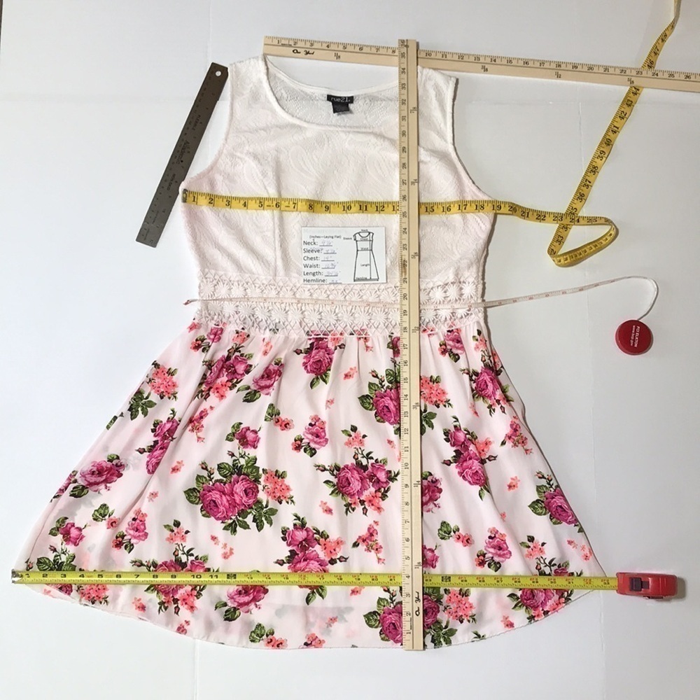 RUE21 Creamy White Cut Out Lace Top w/Pink Floral Silky Bottom Sundress—Sz XL - Picture 14 of 16